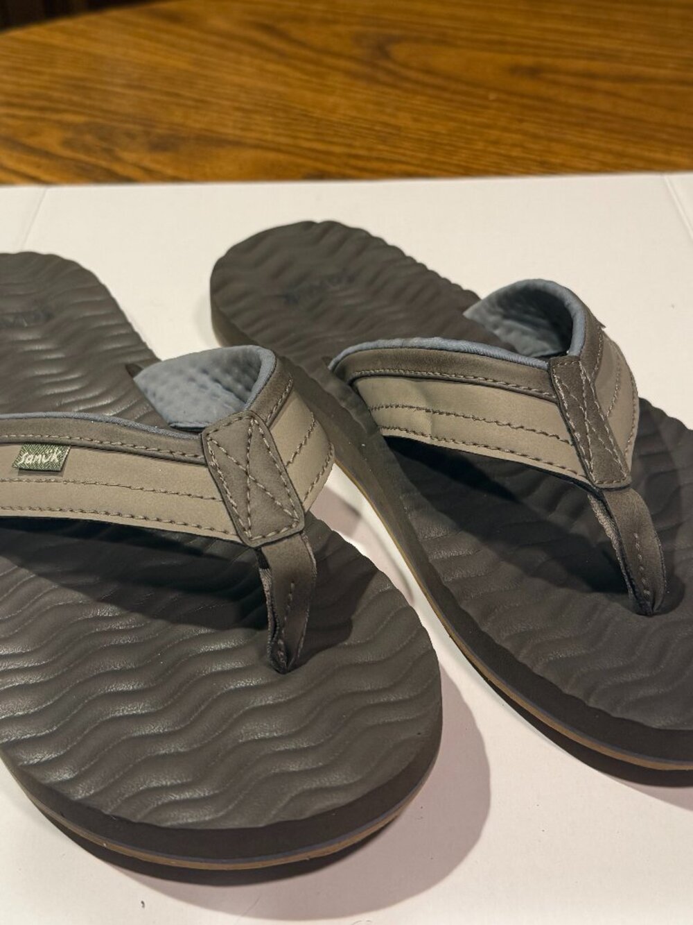 Sanuk Ziggy Plush Men's Comfort Flip Flops • Taupe • Sz. 9
